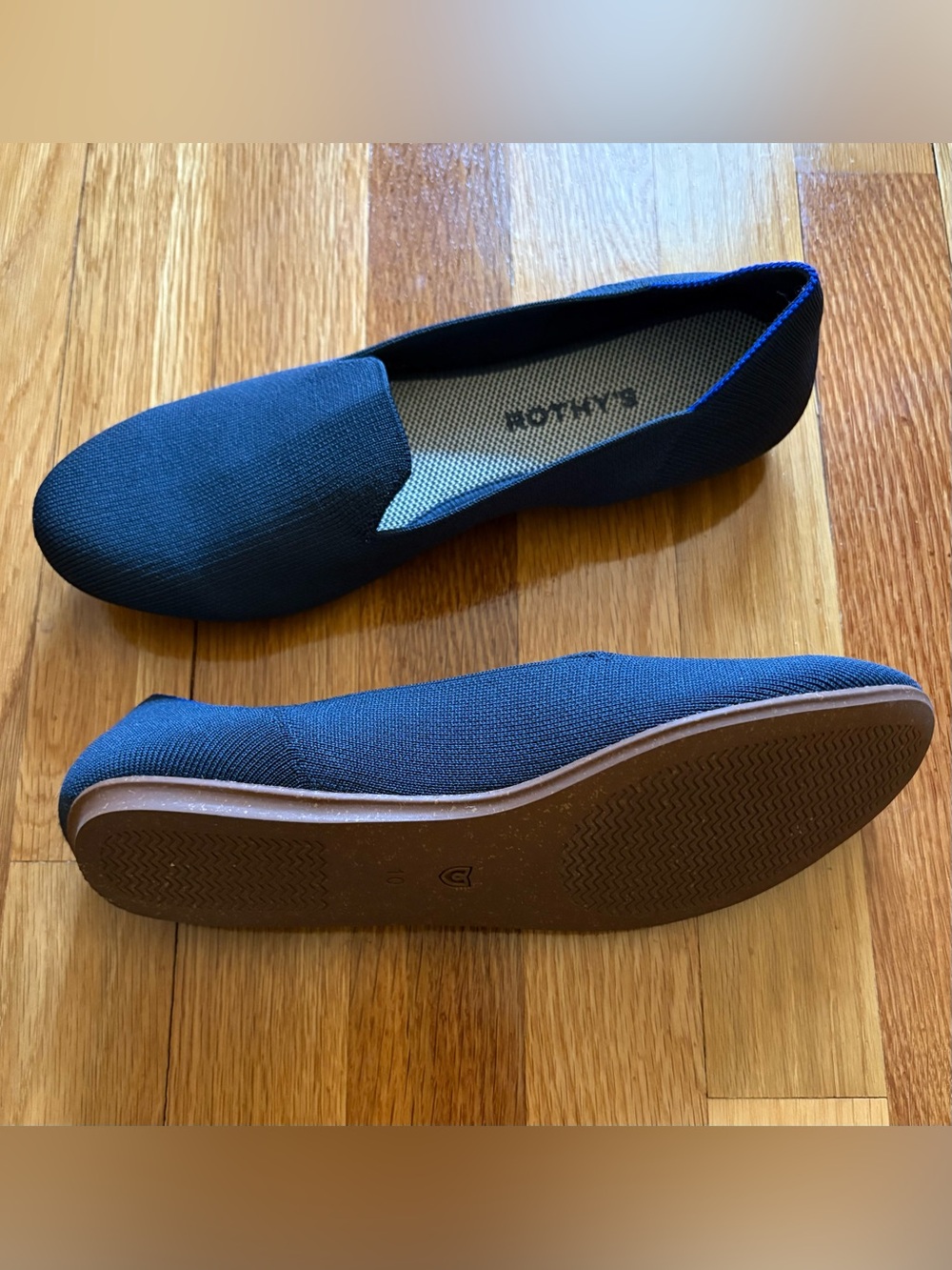 Rothy's Women's Slip-On Loafers in Navy Blue, size 10 - Picture 2 of 3